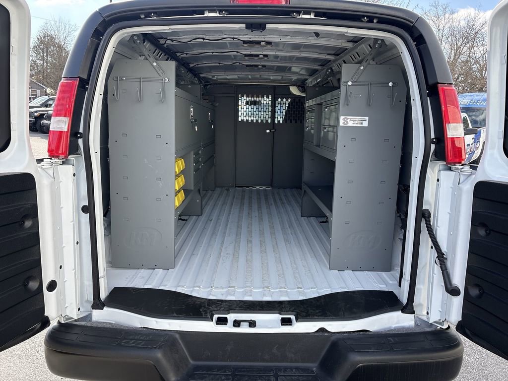 New 2025 Chevrolet Express 3500 Extended w/ Driver Convenience Package RWD image 21