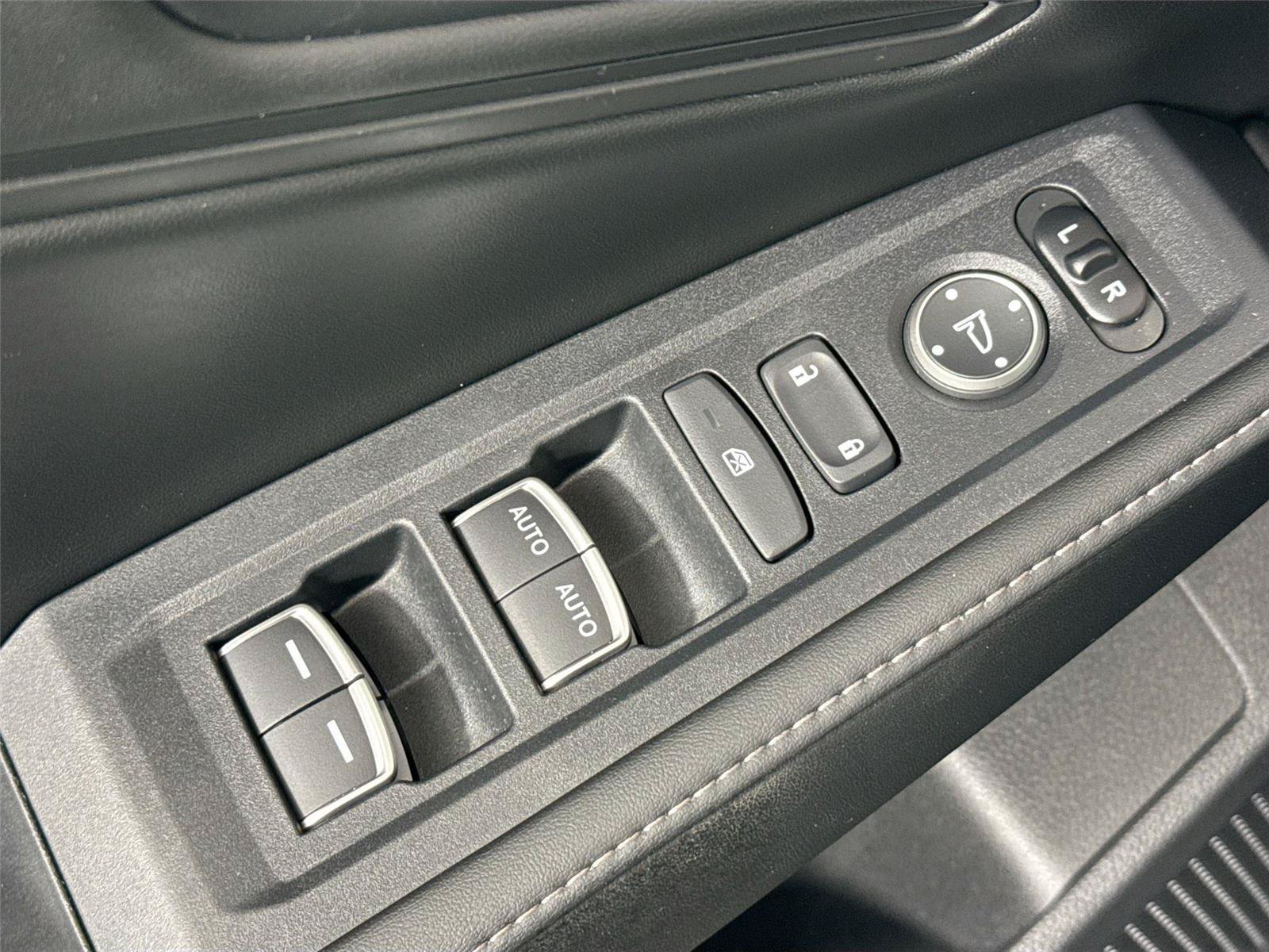 Used 2025 Honda Accord Sport image 25