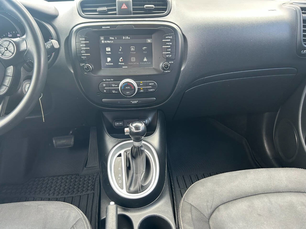 Used 2019 Kia Soul + FWD image 14
