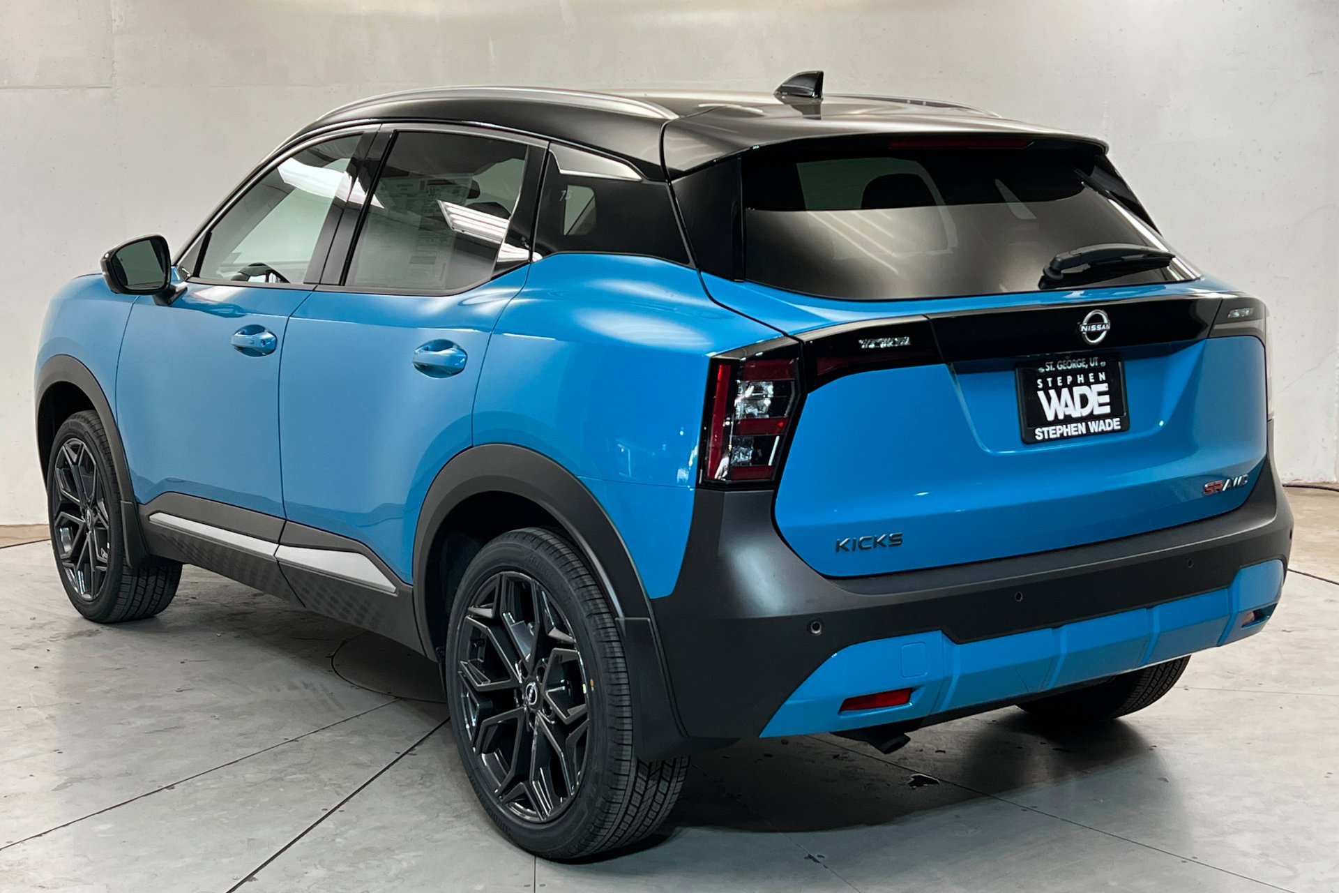 New 2026 Nissan Kicks SR w/ Cold Weather Package AWD/4WD image 3