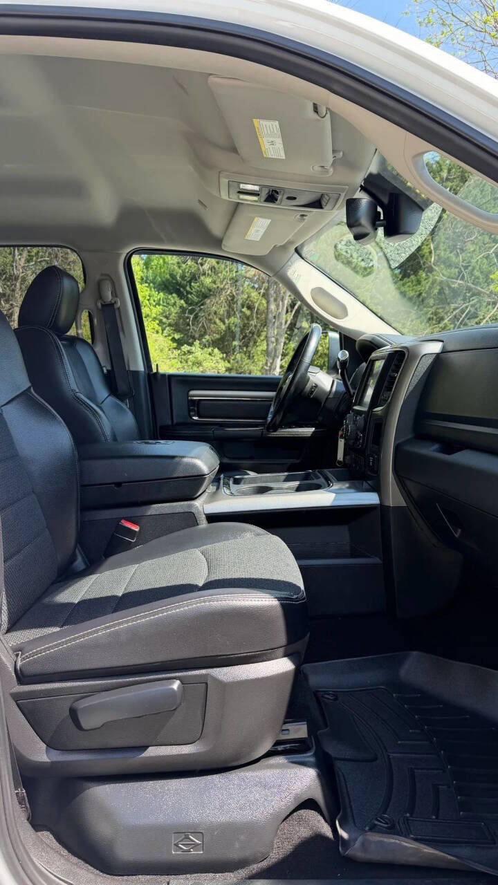 Used 2018 RAM 2500 Big Horn w/ Sport Appearance Group image 29