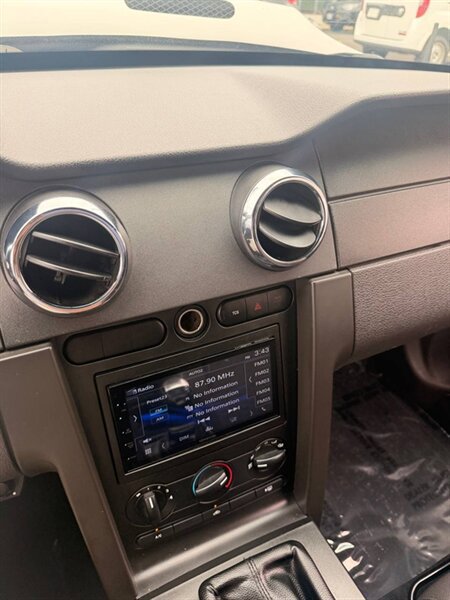 Used 2005 Ford Mustang GT RWD image 14