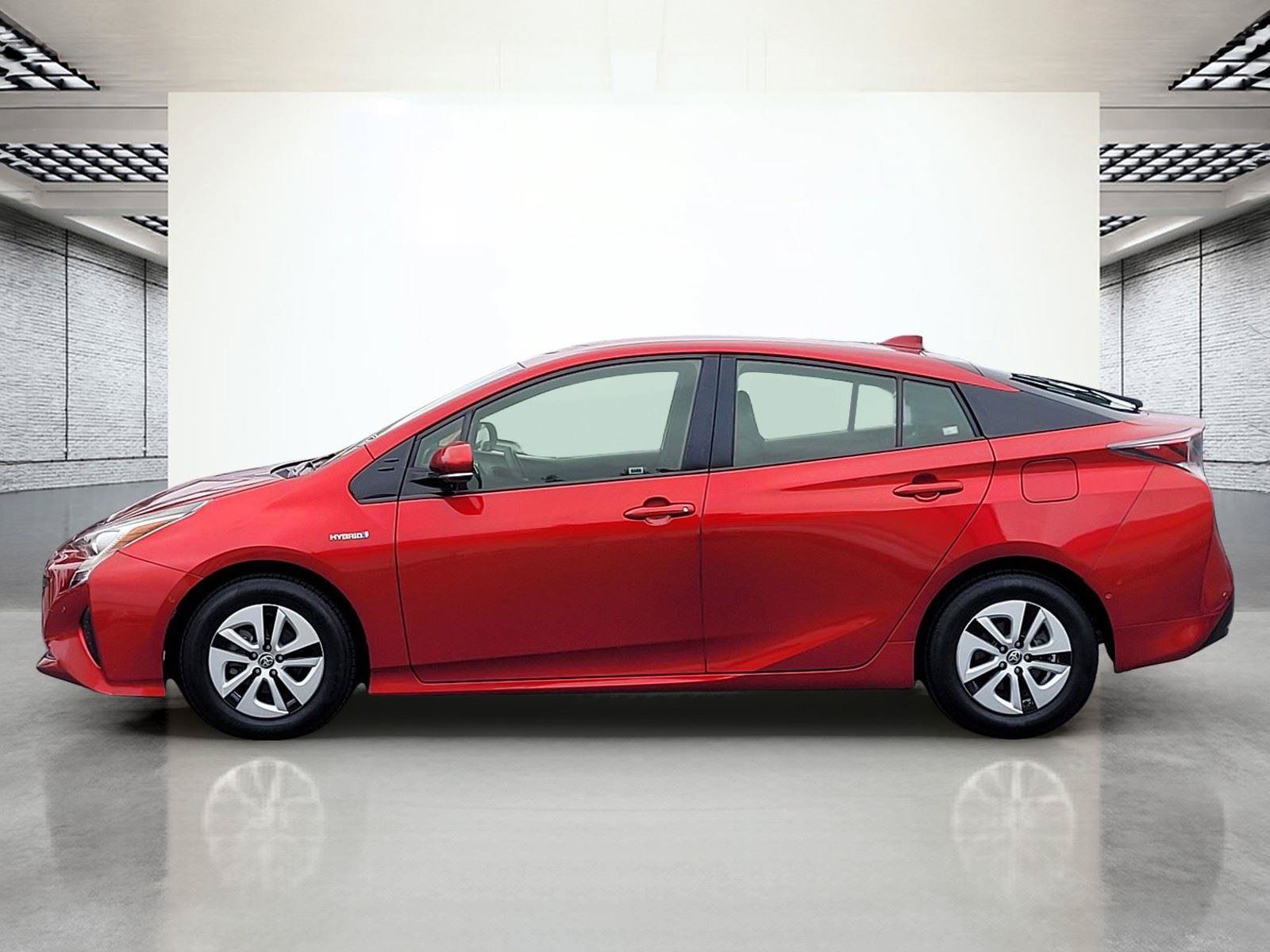 Used 2017 Toyota Prius Two w/ Prius Two Safety Plus Package FWD image 10