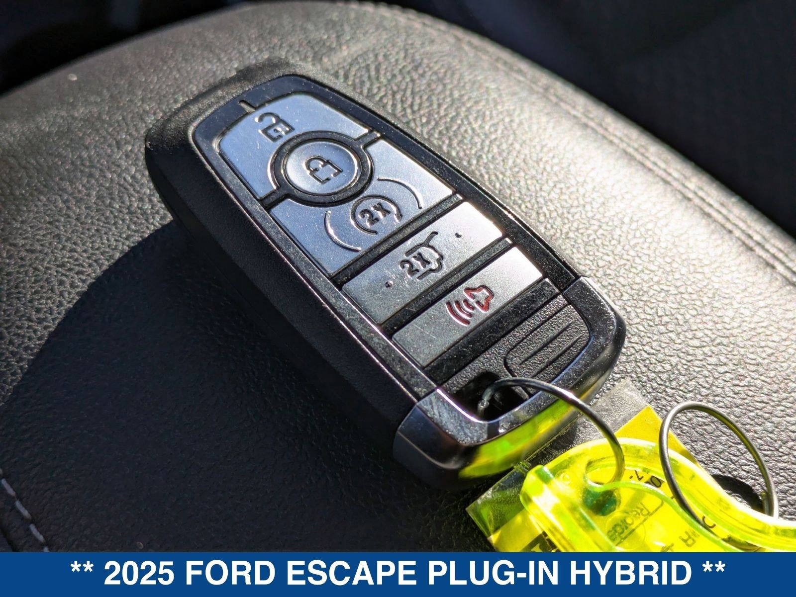 Certified 2025 Ford Escape SE image 35