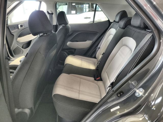 Used 2025 Hyundai Venue SEL image 23