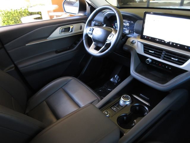 Certified 2025 Ford Explorer Active w/ Active Comfort Package image 22