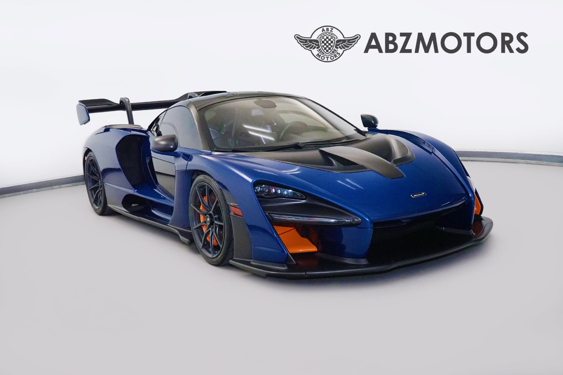 Used 2019 McLaren Senna RWD image 1