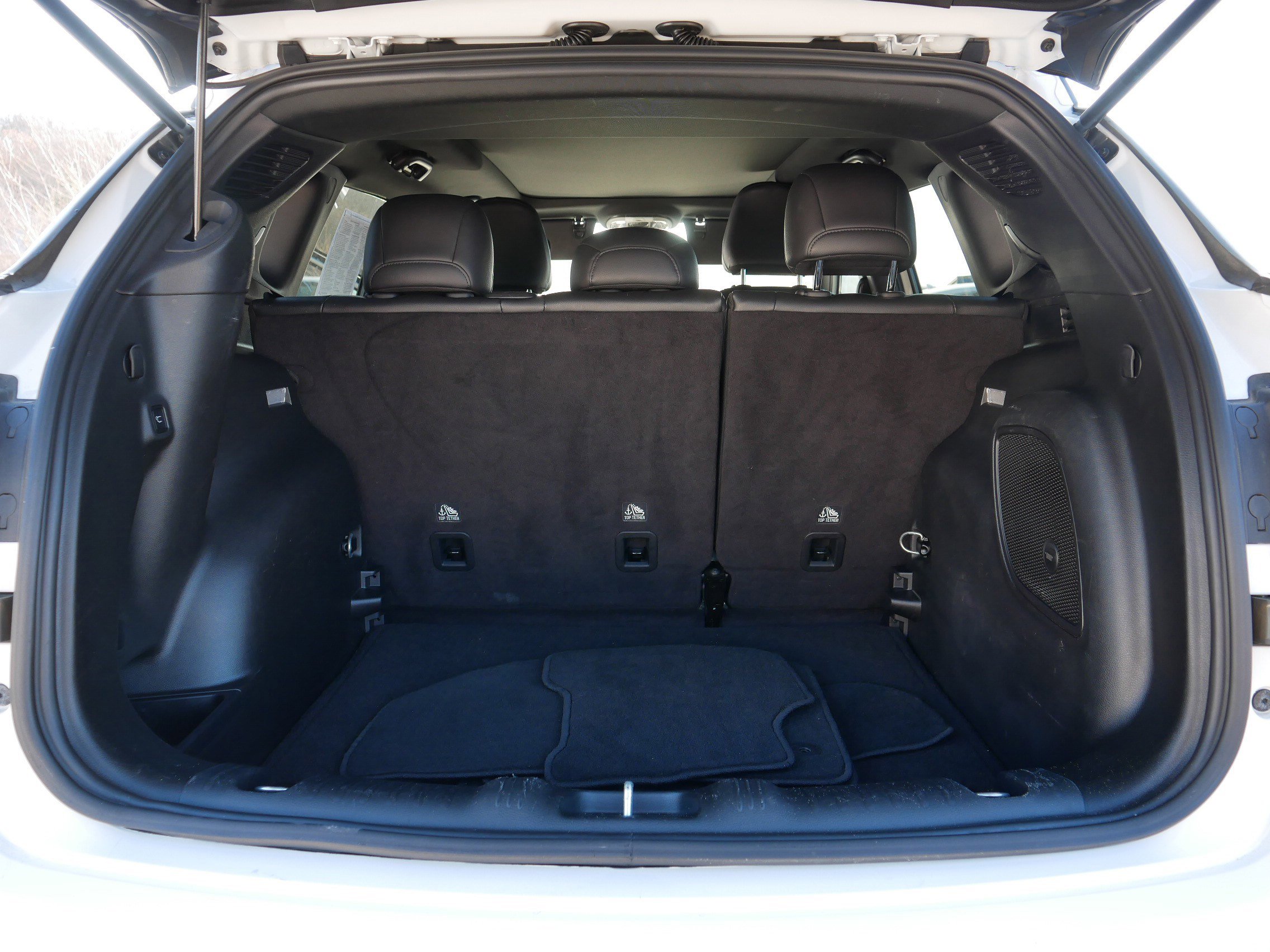 Certified 2024 Jeep Compass Limited w/ Elite Group image 18