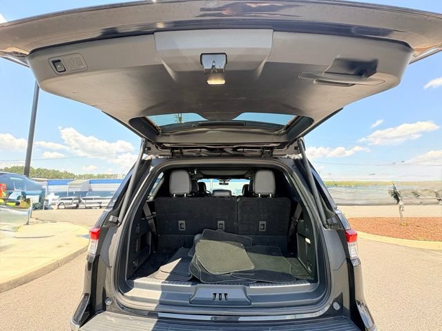 Used 2024 Lincoln Navigator Reserve AWD/4WD image 24