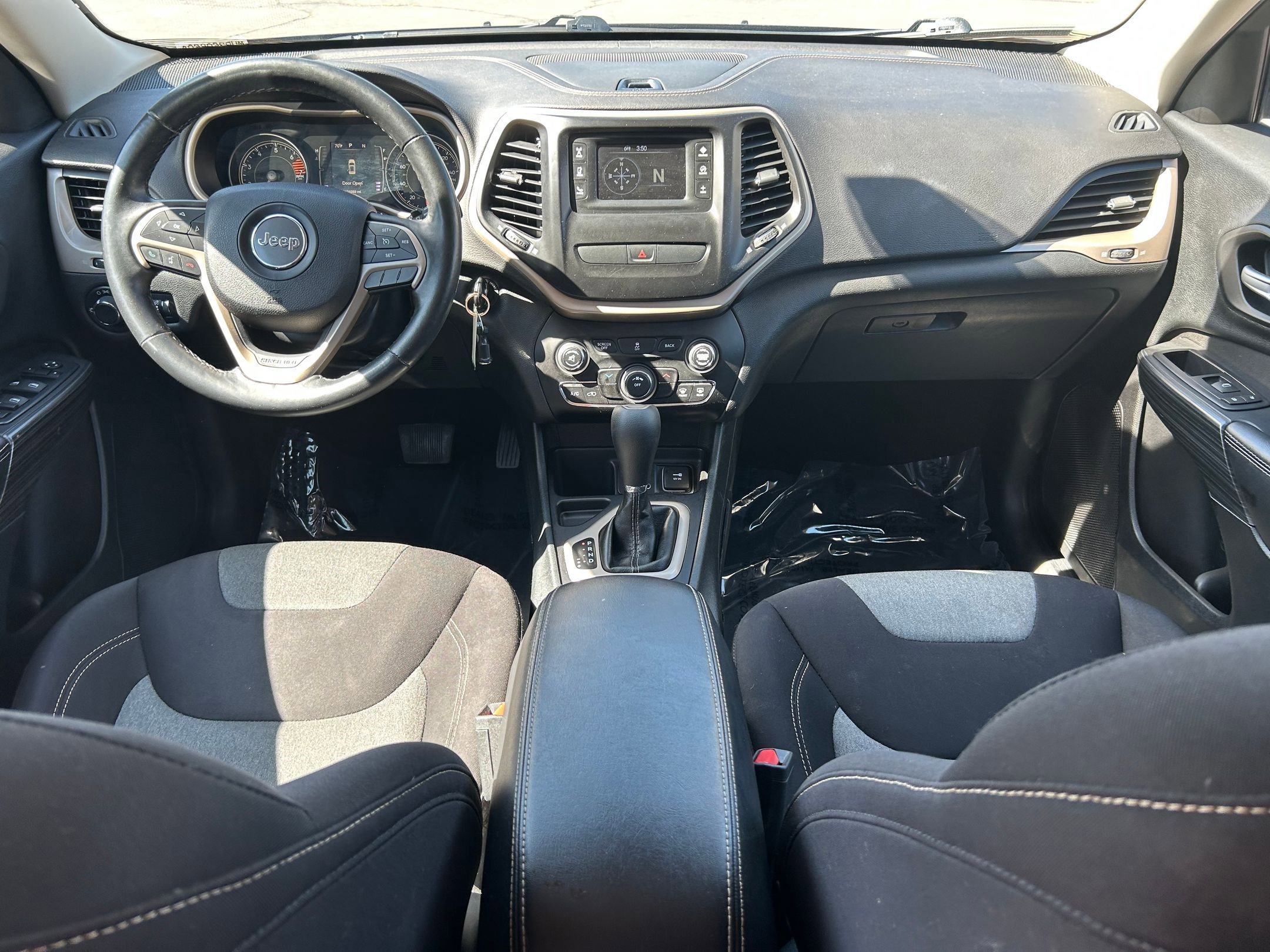 Used 2016 Jeep Cherokee Sport w/ Cold Weather Group FWD image 23