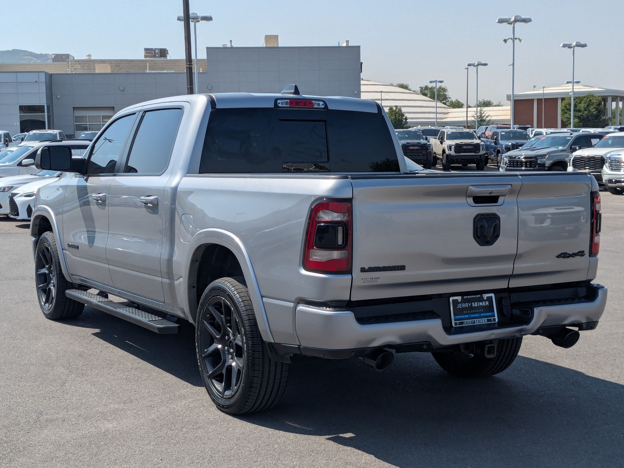 Used 2020 RAM 1500 Laramie AWD/4WD image 4