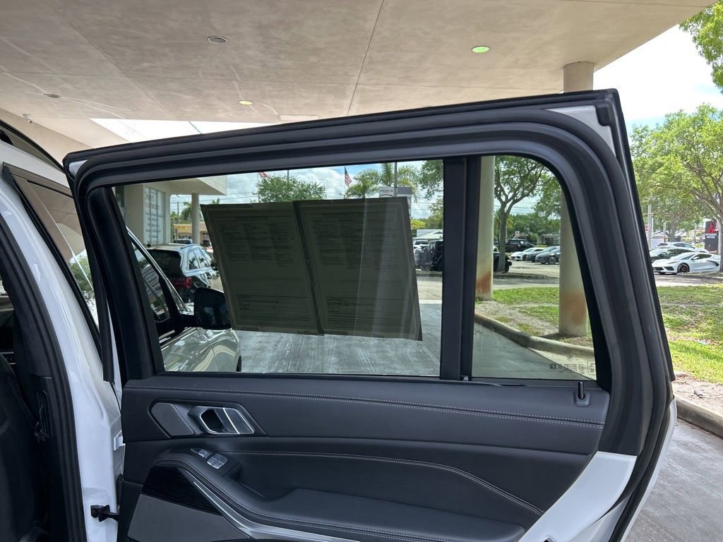 Used 2024 BMW X7 xDrive40i w/ M Sport Package image 42