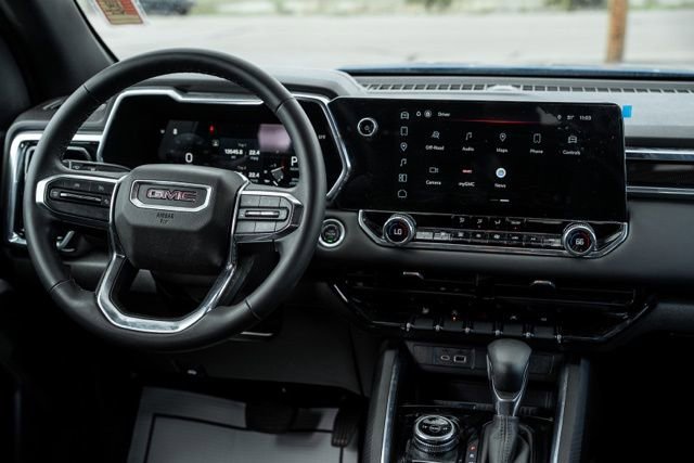 Used 2024 GMC Canyon Elevation w/ Convenience Package image 16