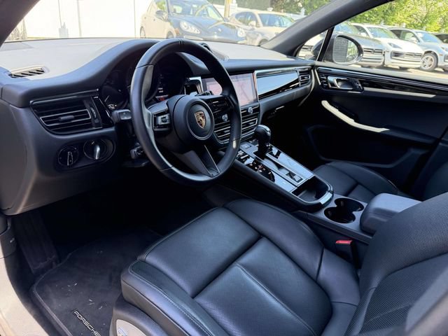 Used 2026 Porsche Macan AWD/4WD image 14