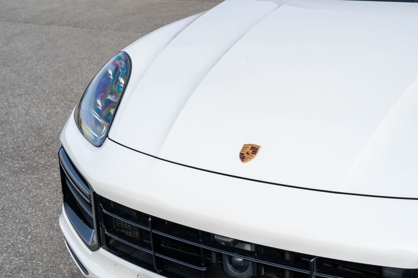 Certified 2023 Porsche Cayenne Turbo image 18