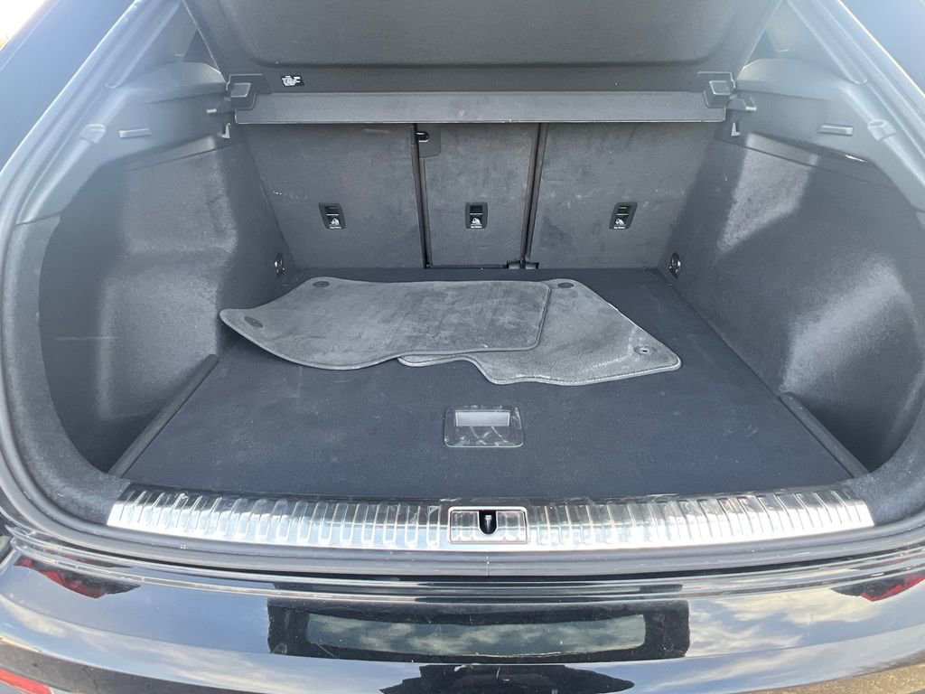 Used 2025 Audi Q3 2.0T Premium image 32