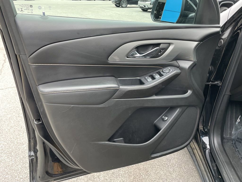 Used 2021 Chevrolet Traverse LT w/ LPO, Floor Liner Package image 5