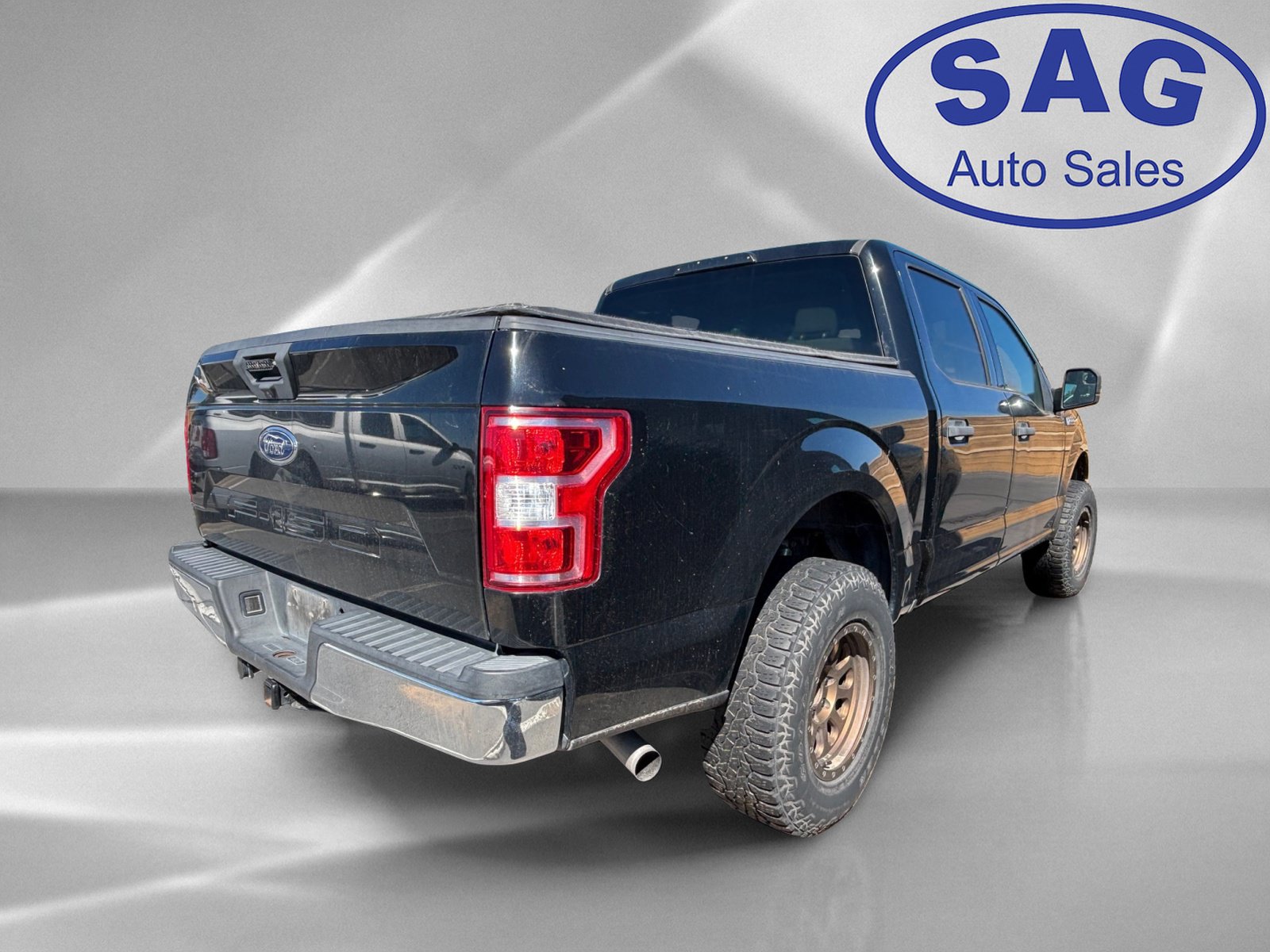 Used 2018 Ford F150 XLT AWD/4WD image 3