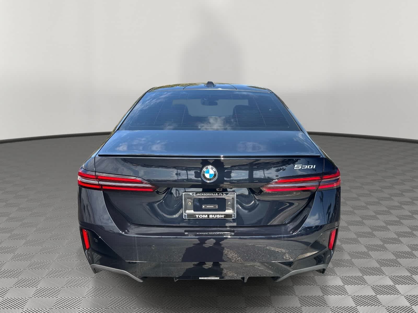 New 2026 BMW 530i w/ M Sport Package RWD image 4