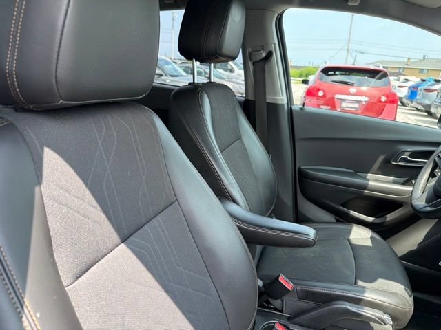 Used 2022 Chevrolet Trax LT AWD/4WD image 22