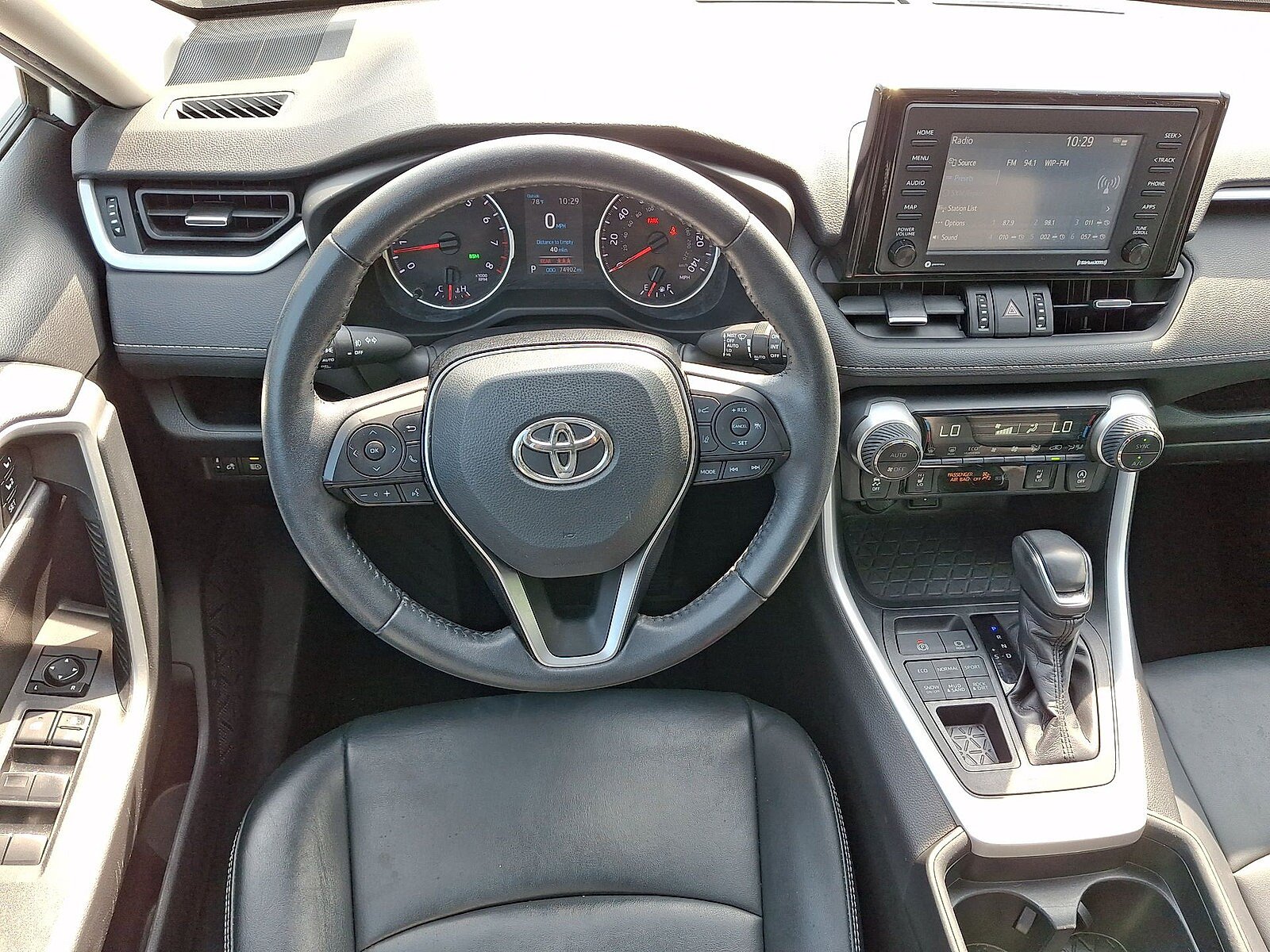 Used 2020 Toyota RAV4 XLE Premium AWD/4WD image 21