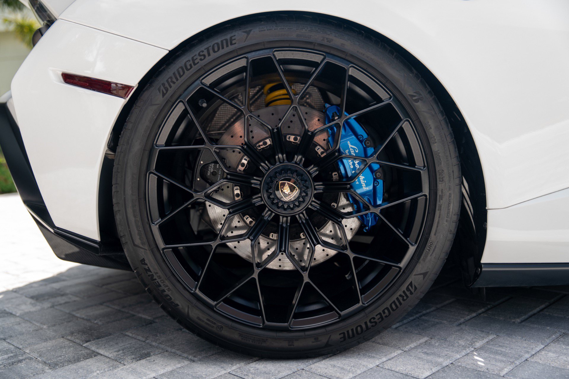 Used 2021 Lamborghini Huracan STO RWD image 14