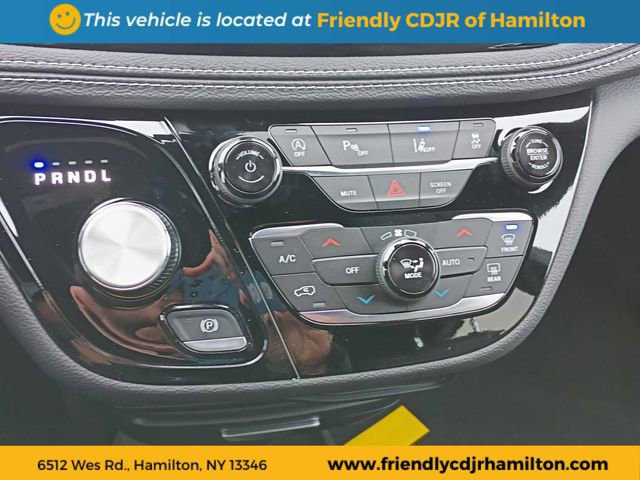 New 2026 Chrysler Pacifica Select AWD/4WD image 15