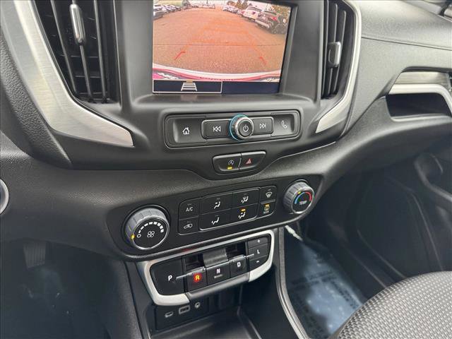 Used 2024 GMC Terrain SLE image 15