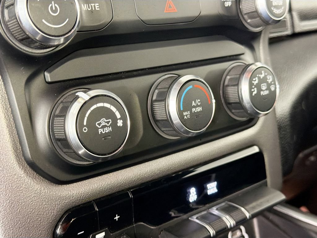 Used 2019 RAM 1500 Big Horn AWD/4WD image 15