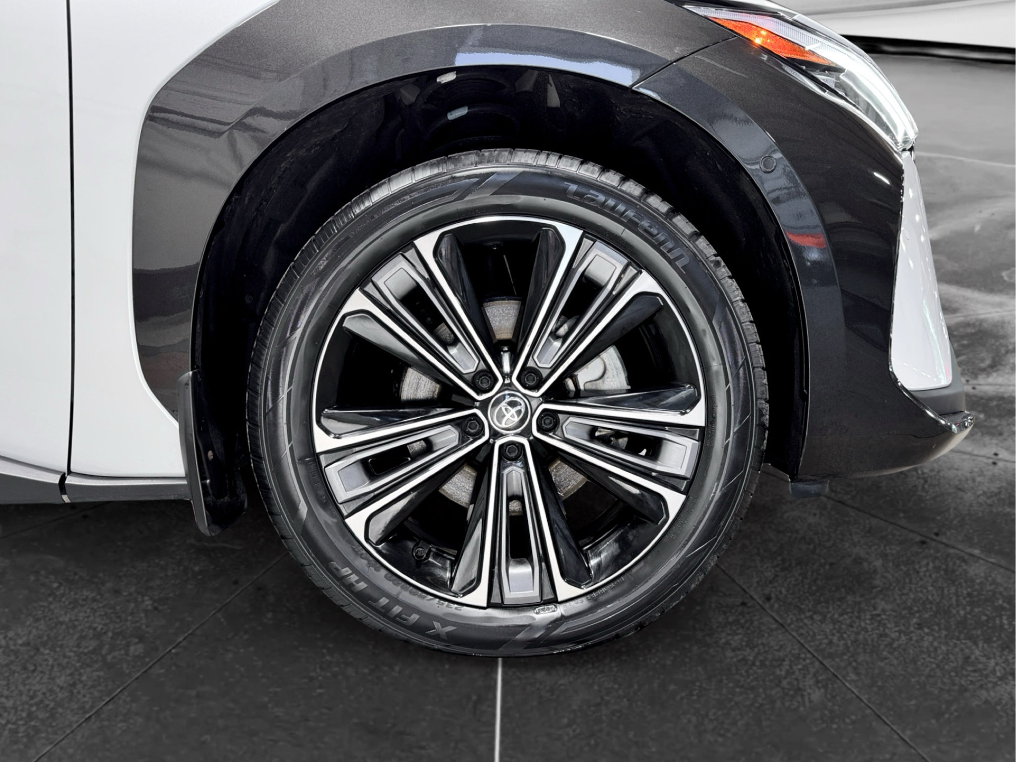 Used 2024 Toyota bZ4X AWD w/ Weather Package image 32