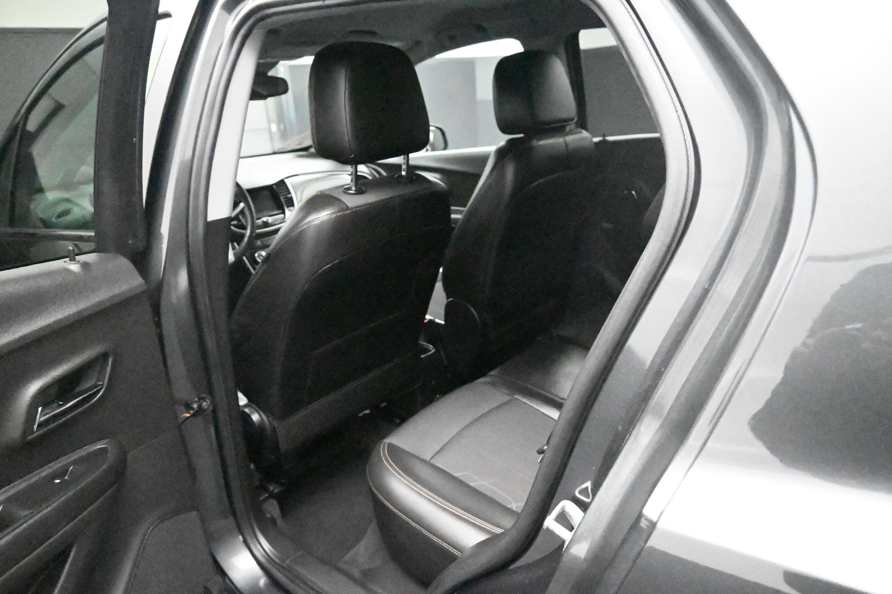 Used 2019 Chevrolet Trax LT w/ Driver Confidence Package AWD/4WD image 20