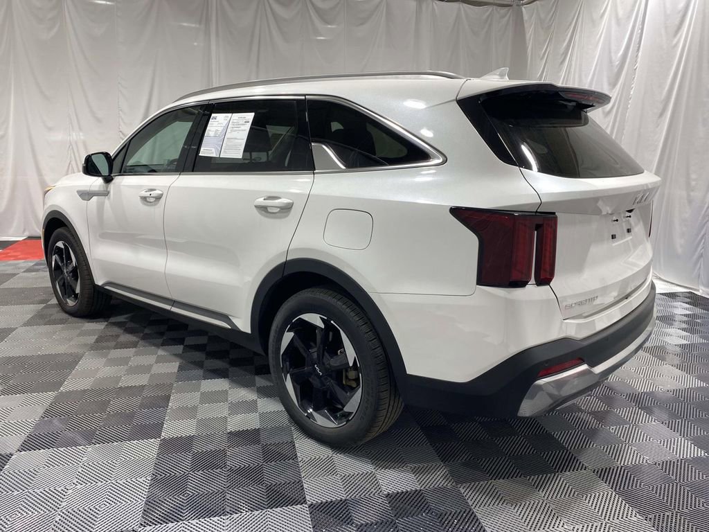 Used 2025 Kia Sorento EX image 2