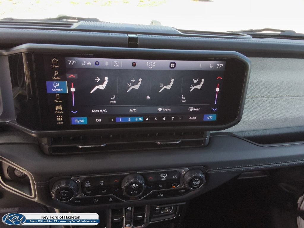 Used 2025 Jeep Wrangler Unlimited Sahara AWD/4WD image 33