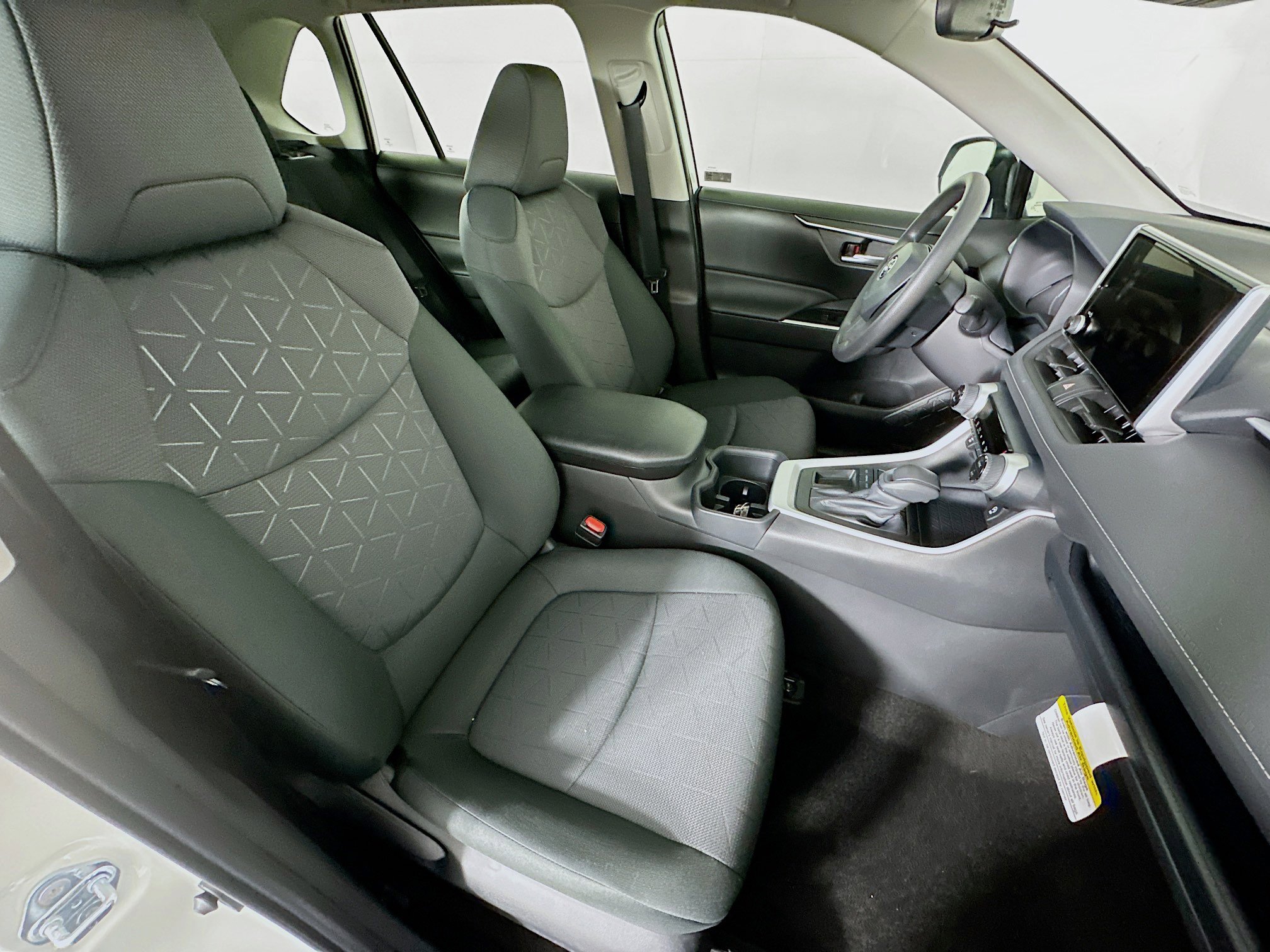 Used 2025 Toyota RAV4 XLE w/ Convenience Package image 33