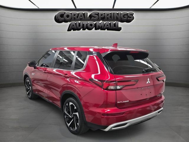 Used 2023 Mitsubishi Outlander 4WD Plug-In Hybrid image 4
