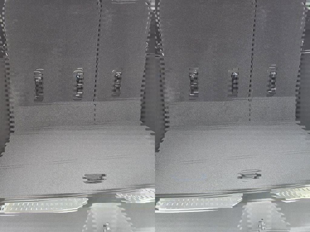 New 2026 GMC Yukon XL Denali w/ Denali Reserve Package image 19