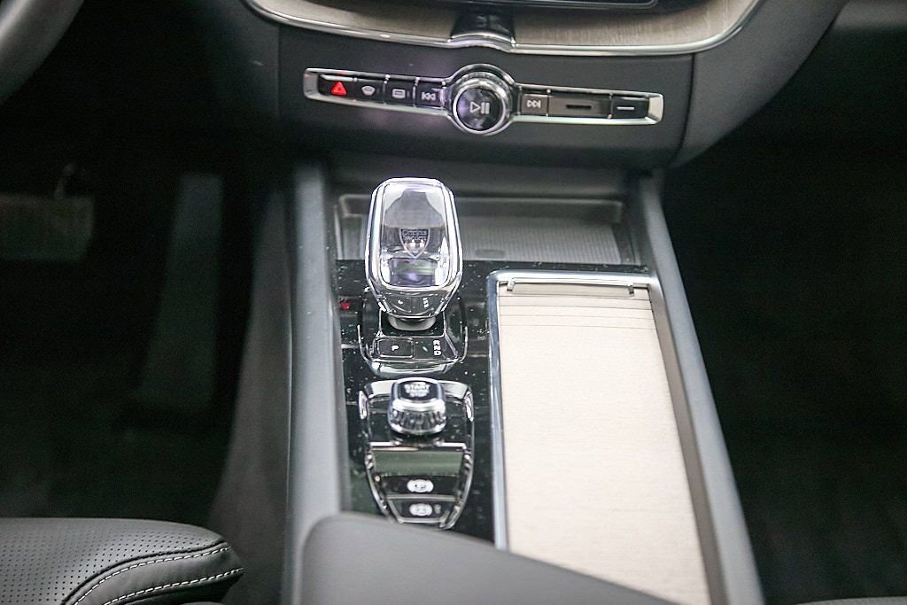 New 2026 Volvo XC60 B5 Ultra w/ Protection Package Premier image 32