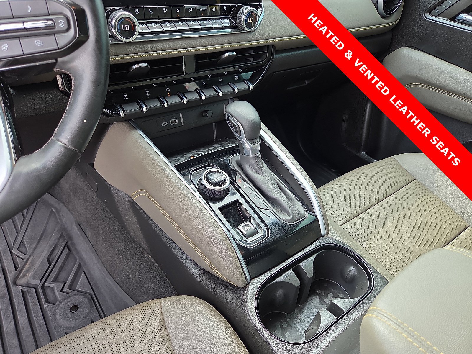 Used 2024 Chevrolet Colorado ZR2 w/ ZR2 Convenience Package III AWD/4WD image 25