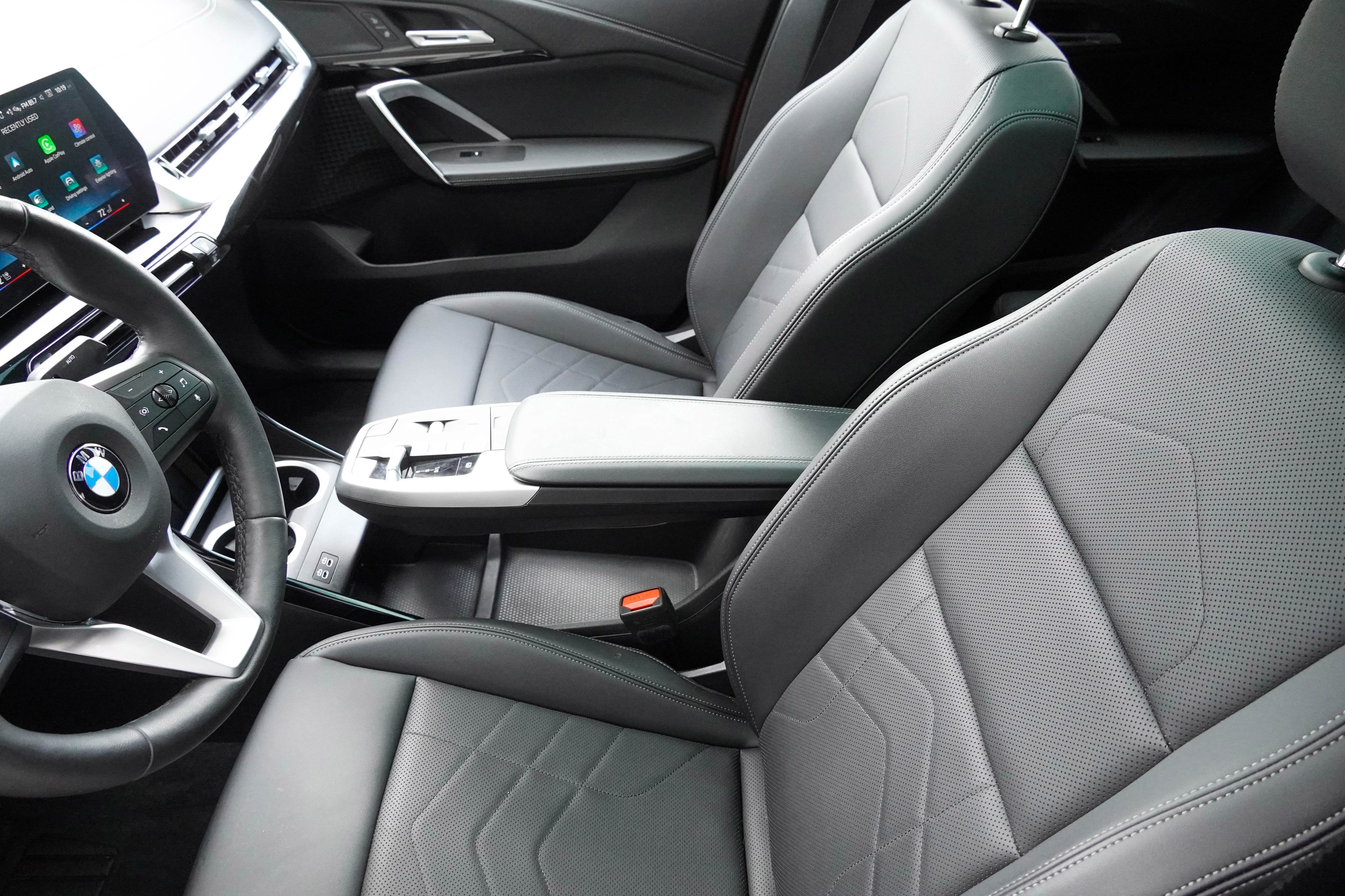 Certified 2025 BMW X2 xDrive28i image 11