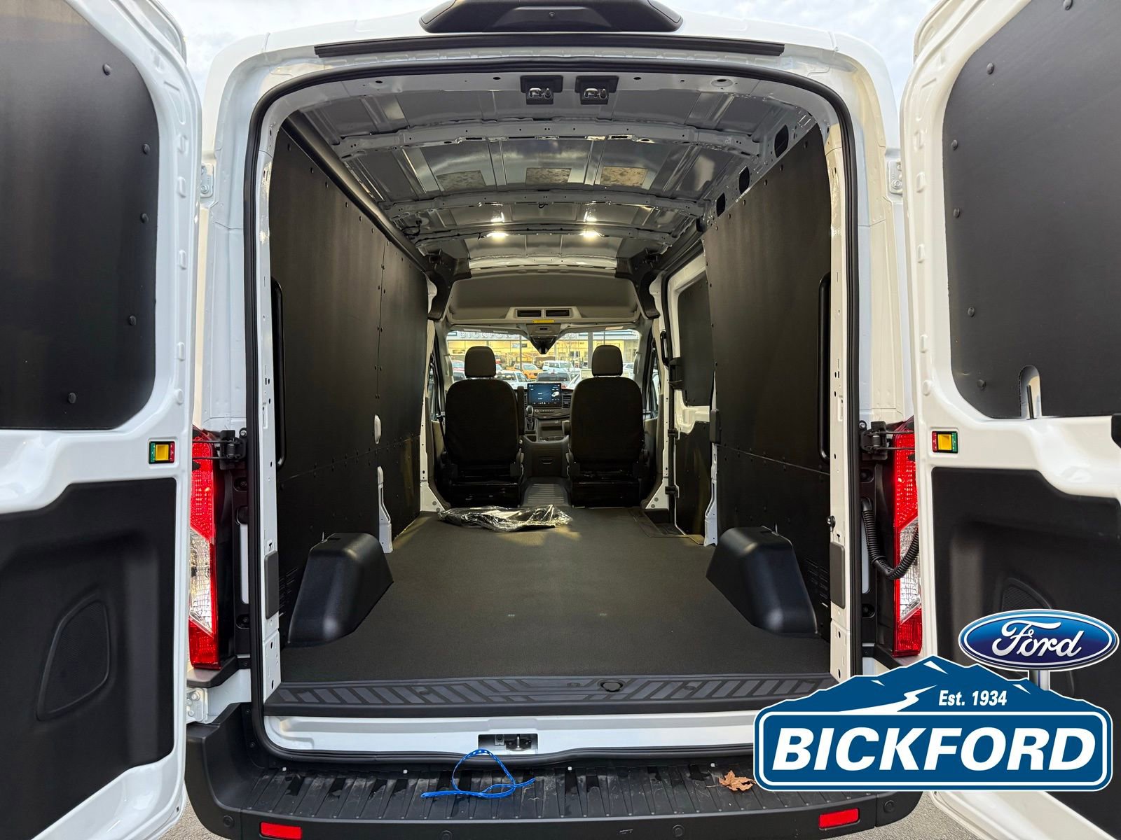 New 2026 Ford Transit 150 148 Medium Roof w/ Load Area Protection Package RWD image 11