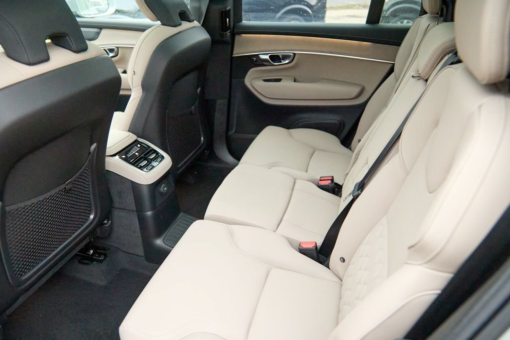 New 2026 Volvo XC90 T8 Plus w/ Protection Package Premier AWD/4WD image 21