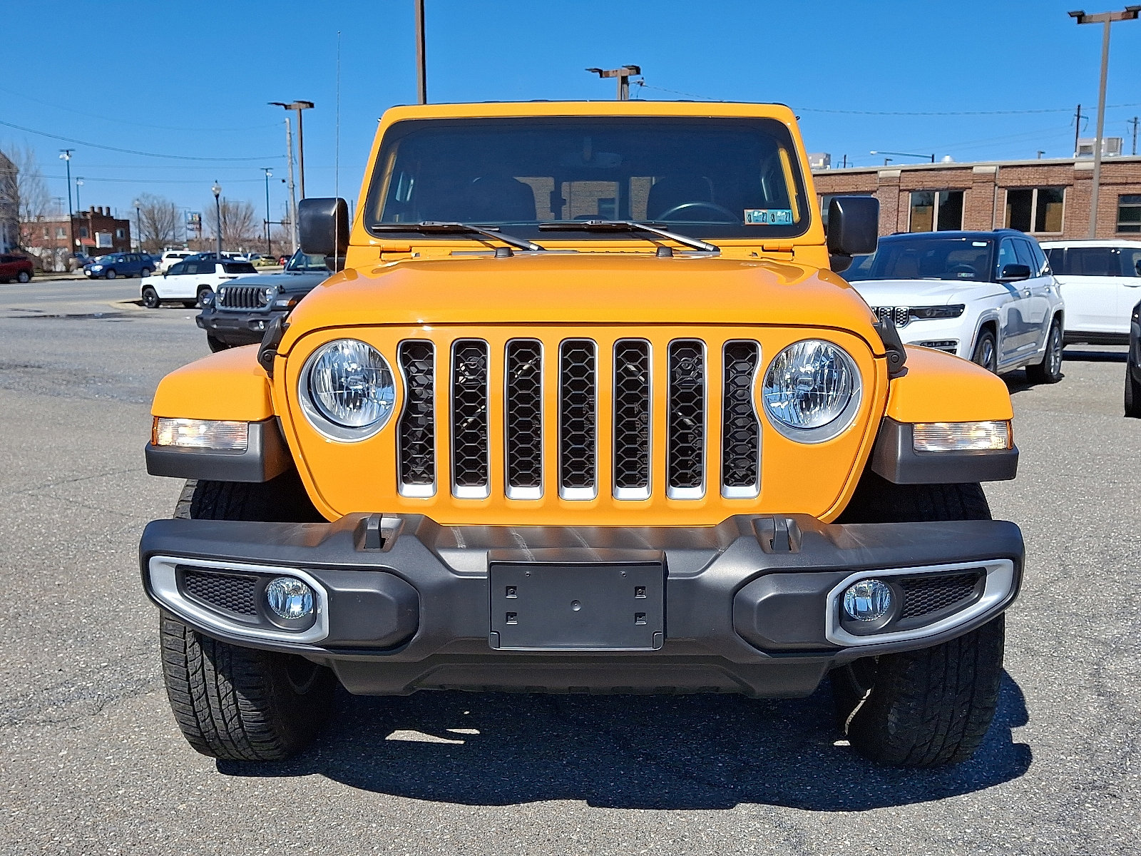 Used 2021 Jeep Gladiator Overland AWD/4WD image 2