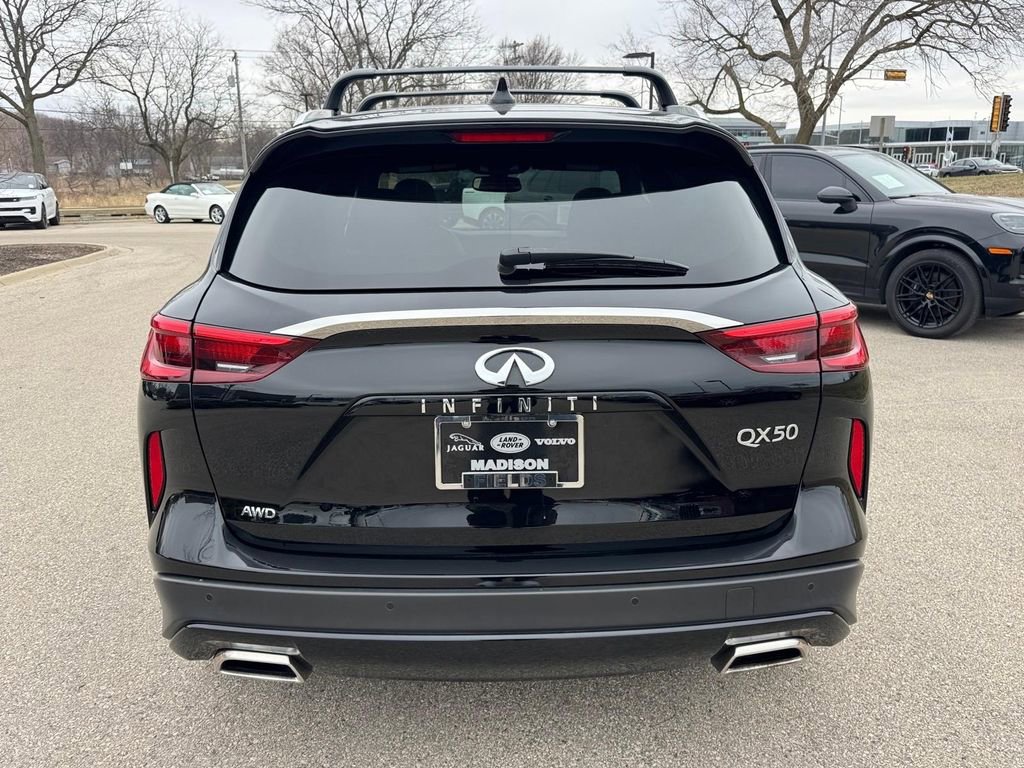 Used 2021 INFINITI QX50 Luxe w/ Appearance Package AWD/4WD image 3