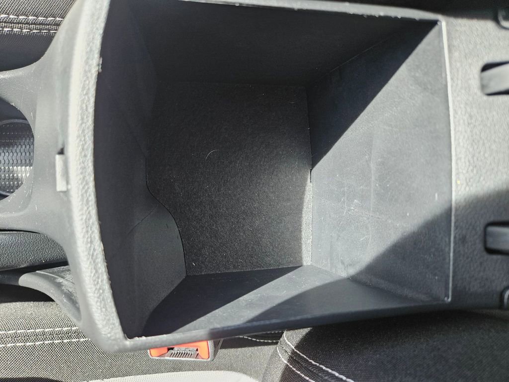 Used 2025 Hyundai Venue SEL image 30