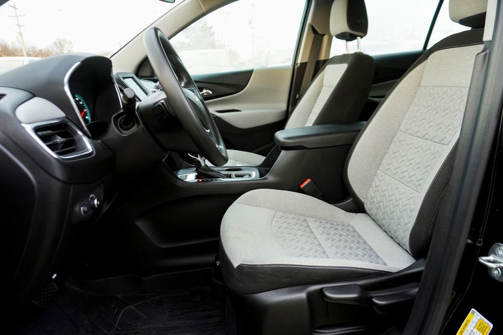 Used 2023 Chevrolet Equinox LS image 12
