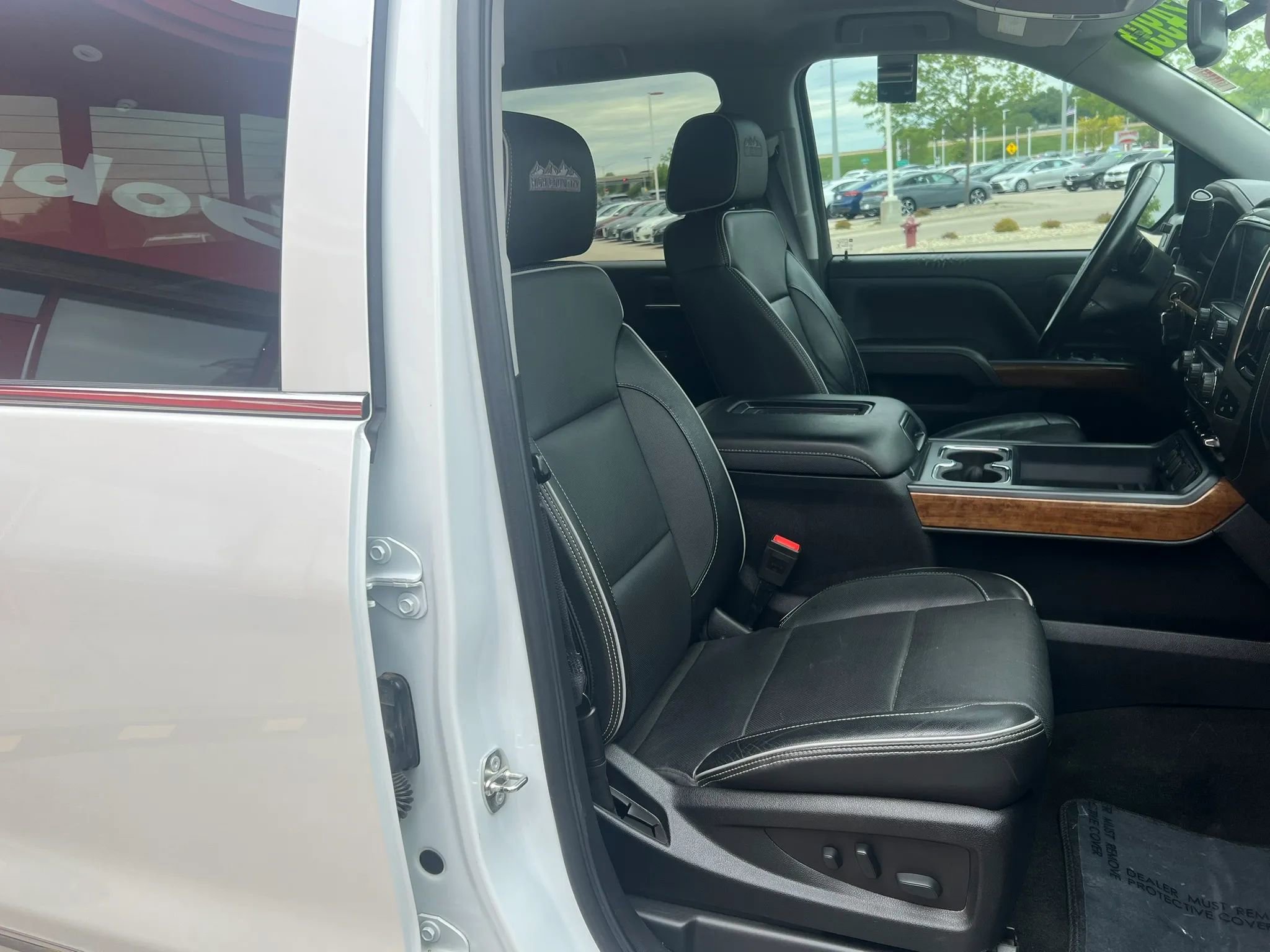 Used 2017 Chevrolet Silverado 1500 High Country AWD/4WD image 8