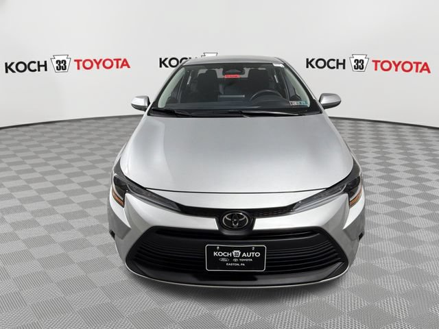 Certified 2025 Toyota Corolla LE FWD image 2