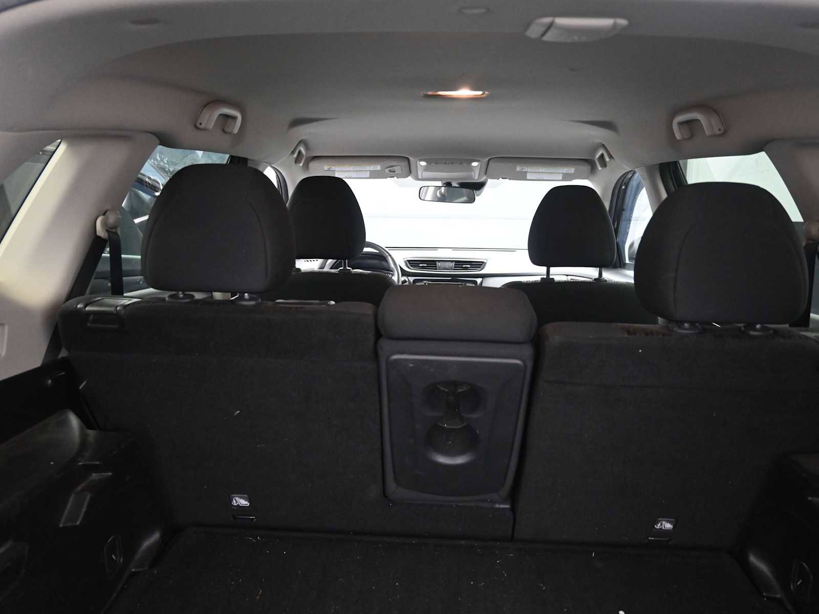 Used 2020 Nissan Rogue SV image 18