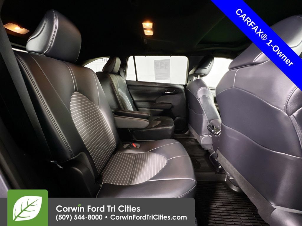 Used 2021 Toyota Highlander XSE AWD/4WD image 16