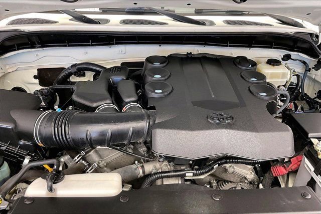 Used 2014 Toyota FJ Cruiser 4WD w/ Convenience Package image 9